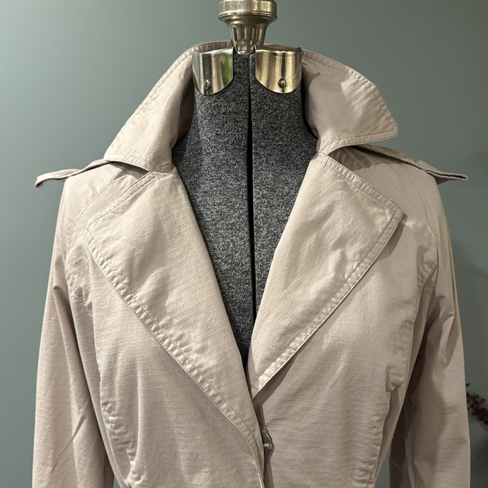 Cabi Pleated Belted Trench - Picture 3 of 12
